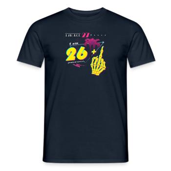 Je n’ai pas 27 ans, j’ai 26 ans + majeur - Rétro 1998 - T-shirt homme - marine - Devant - AI Model Male 178 light (178cm)