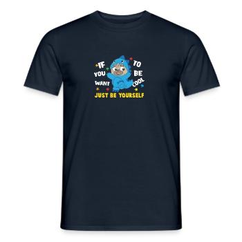 Just Be Yourself - Mops Dino Lustiger Spruch - Männer T-Shirt - Navy - Vorne - AI Model Male 178 light (178cm)