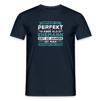 Hochzeitstag Jubiläum Verheiratet Ehe Ehemann - Männer T-Shirt - Navy - Vorne - AI Model Male 178 light (178cm)
