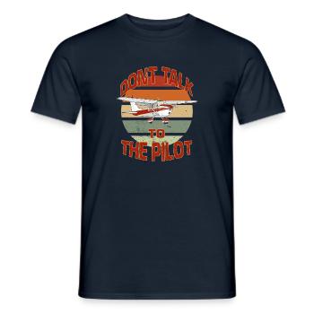 Retro Pilot Modellflieger Hobby Piloten Flieger - Männer T-Shirt - Navy - Vorne - AI Model Male 178 light (178cm)