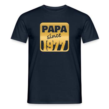 Jahr 1977 - Männer T-Shirt - Navy - Vorne - AI Model Male 178 light (178cm)