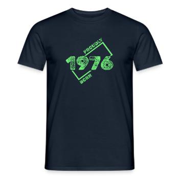 1976 - Men's T-Shirt - navy - Front - AI Model Male 178 light (178cm)