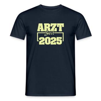 Jahr 2025 - Männer T-Shirt - Navy - Vorne - AI Model Male 178 light (178cm)