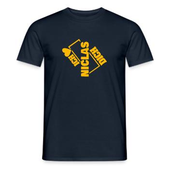 Niclas als Couple - Männer T-Shirt - Navy - Vorne - AI Model Male 178 light (178cm)
