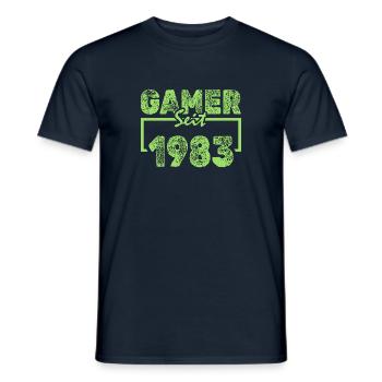 1983 - Männer T-Shirt - Navy - Vorne - AI Model Male 178 light (178cm)