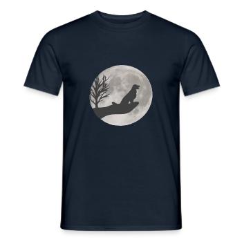 Golden Retriever bei Vollmond im Mondschein - Männer T-Shirt - Navy - Vorne - AI Model Male 178 light (178cm)