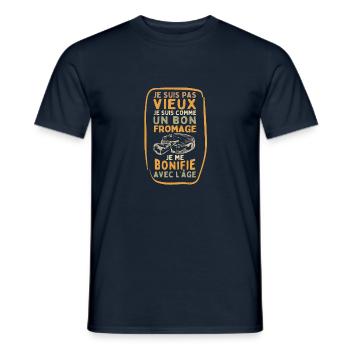 Vieux Camembert, Je me Bonifie avec l'Âge - Cadeau - T-shirt homme - marine - Devant - AI Model Male 178 light (178cm)