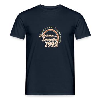 Edition limitée géniale depuis décembre 1992 - T-shirt homme - marine - Devant - AI Model Male 178 light (178cm)