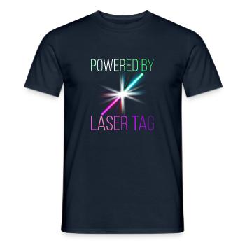 Propulsé par Laser Tag - T-shirt homme - marine - Devant - AI Model Male 178 light (178cm)