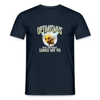 Optimismus - heißt rückwärts - Sumsi mit Po - Männer T-Shirt - Navy - Vorne - AI Model Male 178 light (178cm)