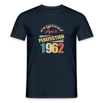 I am 62 years old | I was born in 1962 - birth - Men's T-Shirt - navy - Front - AI Model Male 178 light (178cm)