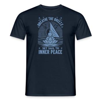 Segeln Yoga Durchatmen The Breeze Inner Peace - Männer T-Shirt - Navy - Vorne - AI Model Male 178 light (178cm)