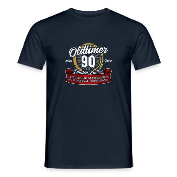 90. Geburtstag Oldtimer Model 90 Jahre Geburtstag - Männer T-Shirt - Navy - Vorne - AI Model Male 178 light (178cm)