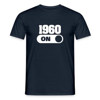 1960 - Männer T-Shirt - Navy - Vorne - AI Model Male 178 light (178cm)