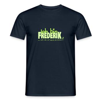 Namenschild Frederik - Männer T-Shirt - Navy - Vorne - AI Model Male 178 light (178cm)