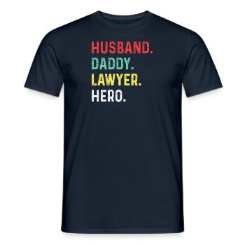 Cool Avocat Papa Jura Père Avocats Parents - T-shirt homme - marine - Devant - AI Model Male 178 light (178cm)
