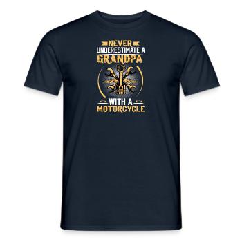 Never underestimate an old man with motorcycle grandpa - Men's T-Shirt - navy - Front - AI Model Male 178 light (178cm)