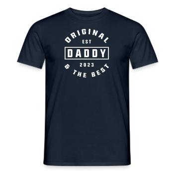 Vater 2023 - Papa 2023 - Papa werden Schwanger - Männer T-Shirt - Navy - Vorne - AI Model Male 178 light (178cm)