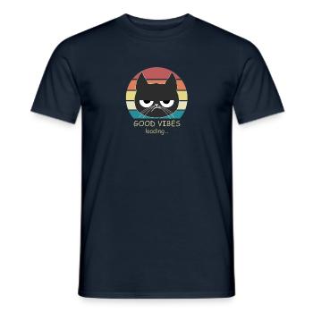 Katze Cat GOOD VIBES LOADING - Männer T-Shirt - Navy - Vorne - AI Model Male 178 light (178cm)