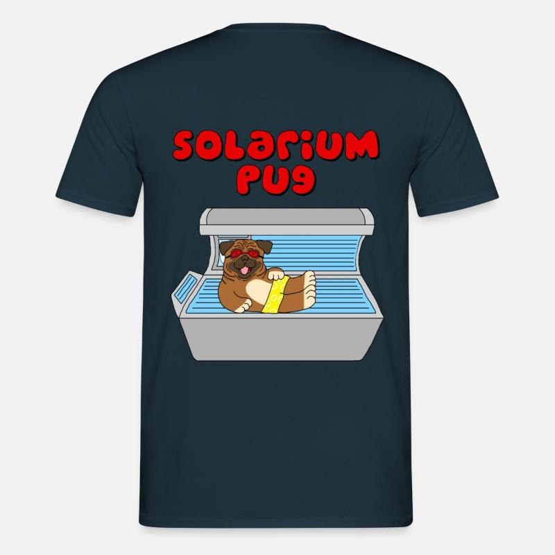 solarium mops pug - Männer T-Shirt - Navy