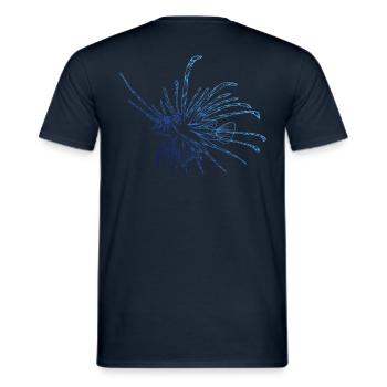 Taucher - MEGASALE - Tauchen Feuerfisch Lionfish - Männer T-Shirt - Navy - Hinten - AI Model Male 178 light (178cm)