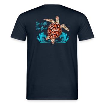 Salty Life I Turtle suit le courant - T-shirt homme - marine - Dos - AI Model Male 178 light (178cm)