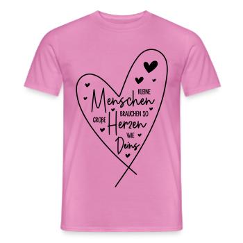 Kleine Menschen brauchen so große Herzen wie Deins - Männer T-Shirt - Pink - Vorne - AI Model Male 178 dark (178cm)