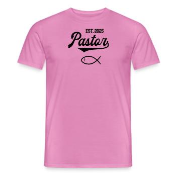 Pastor Pastoren Geistliche Evangelisch Kirche - Männer T-Shirt - Pink - Vorne - AI Model Male 178 dark (178cm)