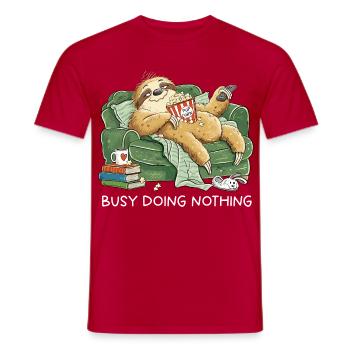 Busy Doing Nothing Faultier Couch Popcorn - Männer T-Shirt - Rot - Vorne - AI Model Male 178 dark (178cm)