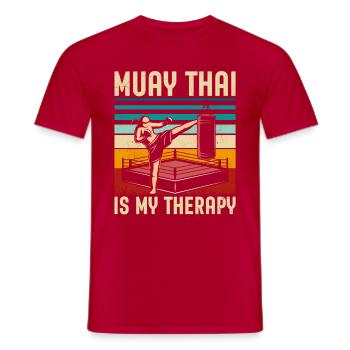 Le Muay Thai est ma thérapie - T-shirt homme - rouge - Devant - AI Model Male 178 dark (178cm)