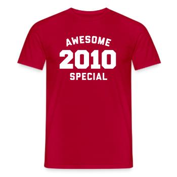 Drôle d’anniversaire Génial Spécial 2010 - T-shirt homme - rouge - Devant - AI Model Male 178 dark (178cm)