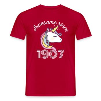 Drôle d’anniversaire génial depuis 1907 - T-shirt homme - rouge - Devant - AI Model Male 178 dark (178cm)