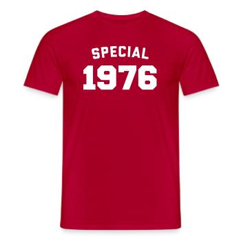 Lustiges Geburtstags-Special 1976 - Männer T-Shirt - Rot - Vorne - AI Model Male 178 dark (178cm)