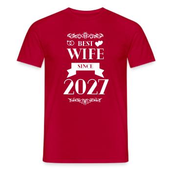 Beste Ehefrau seit 2027 Hochzeitstag - Männer T-Shirt - Rot - Vorne - AI Model Male 178 dark (178cm)