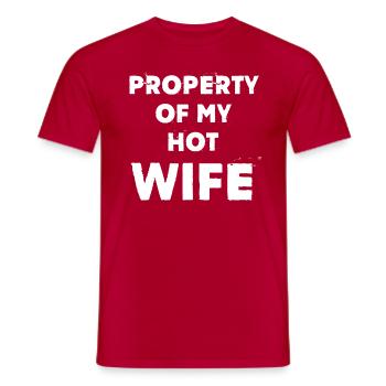Eigentum meiner heißen Frau - Männer T-Shirt - Rot - Vorne - AI Model Male 178 dark (178cm)
