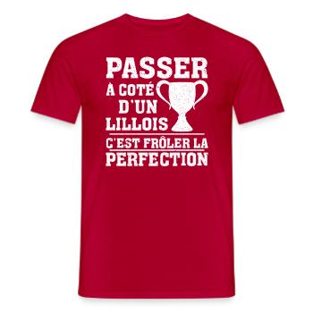 Passer À Côté D'un Lillois C'est La Perfection - T-shirt homme - rouge - Devant - AI Model Male 178 dark (178cm)