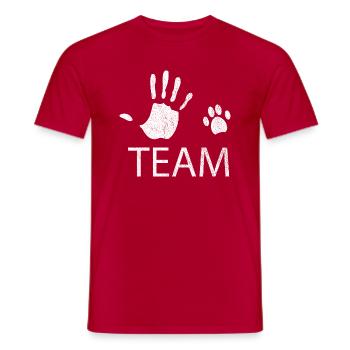 Chien d'équipe et moi - T-shirt homme - rouge - Devant - AI Model Male 178 dark (178cm)