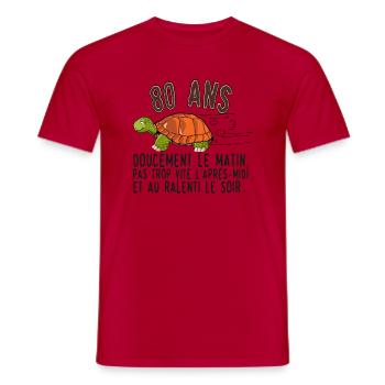 80 ans tortue anniversaire doucement vite ralenti - T-shirt homme - rouge - Devant - AI Model Male 178 dark (178cm)