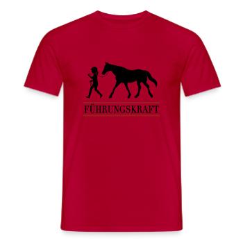 Führungskraft Pferd Reiterin Pferdesport - Männer T-Shirt - Rot - Vorne - AI Model Male 178 dark (178cm)