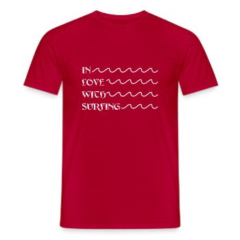 In love with surfing - Männer T-Shirt - Rot - Vorne - AI Model Male 178 dark (178cm)