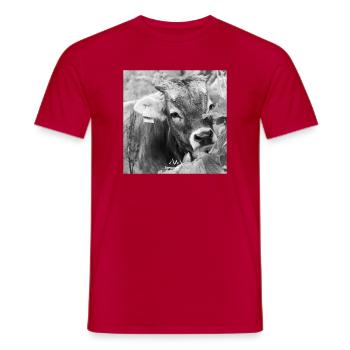 Schwarz-Weiß Fotodesign - Junges Kalb mit Charme - Männer T-Shirt - Rot - Vorne - AI Model Male 178 dark (178cm)