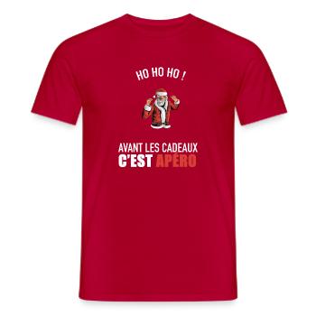 pull moche noël humour idée cadeau vêtement - T-shirt homme - rouge - Devant - AI Model Male 178 dark (178cm)