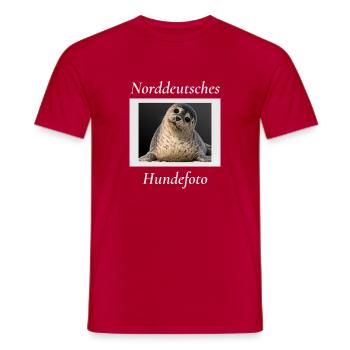 Norddeutsches Hundefoto Lustiger Seehund Nordsee  - Männer T-Shirt - Rot - Vorne - AI Model Male 178 dark (178cm)