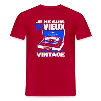 Je Ne Suis Pas Vieux Cassette Vintage - T-shirt homme - rouge - Devant - AI Model Male 178 dark (178cm)