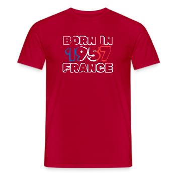 en 1957 - T-shirt homme - rouge - Devant - AI Model Male 178 dark (178cm)