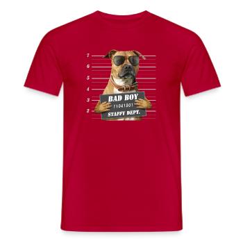 Badboy mit rotem Staffie-Gerichtsschild – 012 - Männer T-Shirt - Rot - Vorne - AI Model Male 178 dark (178cm)