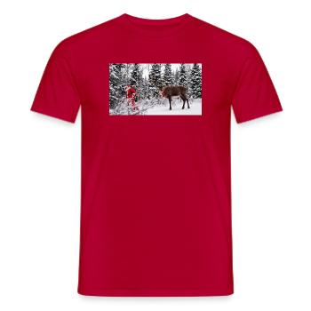 Winterfreude: Santa und Rentier im Schnee - Männer T-Shirt - Rot - Vorne - AI Model Male 178 dark (178cm)