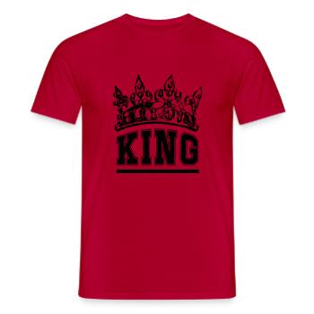 King - Männer T-Shirt - Rot - Vorne - AI Model Male 178 dark (178cm)