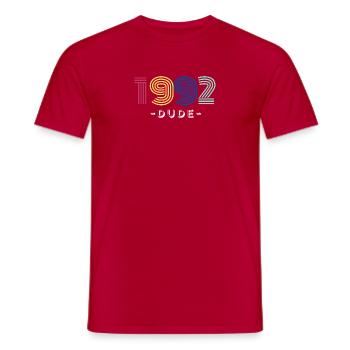 1992 -Dude- - Männer T-Shirt - Rot - Vorne - AI Model Male 178 dark (178cm)