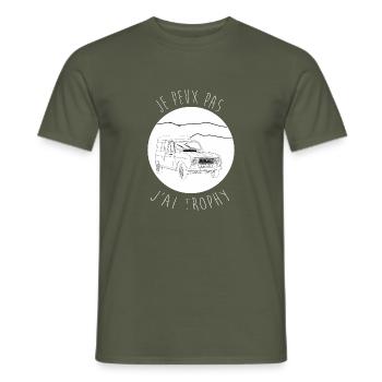 Je peux pas, j'ai trophy, version vêtements foncé - T-shirt homme - vert militaire - Devant - AI Model Male 178 light (178cm)
